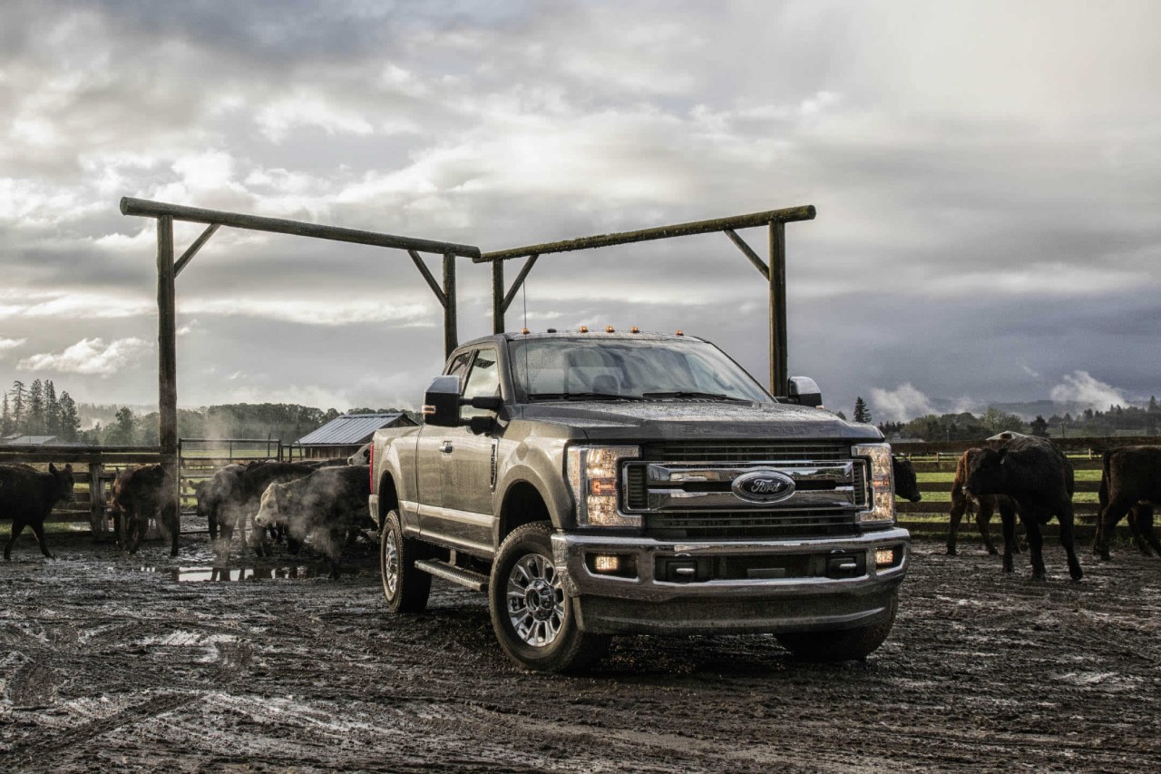 2018 Ford Super Duty F-350 Gray Exterior Side View.jpeg